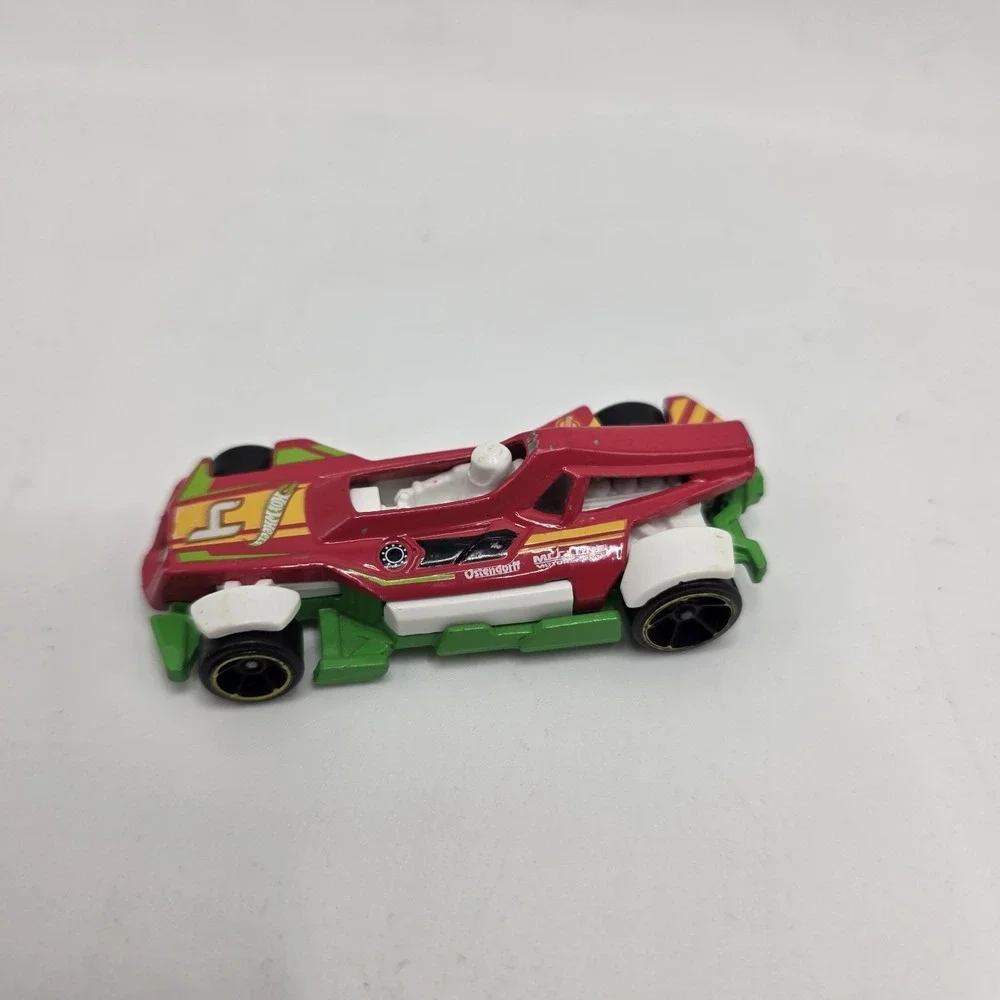 Hot Wheels Med-Evil Die-Cast Car Red‎ Green  2006 Mattel